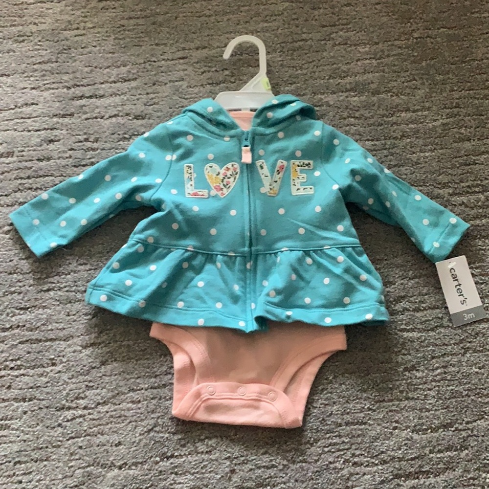 🎉HP 6/27🎉3 Month Carter’s Love Polka Dot Hoodie Onesie Set